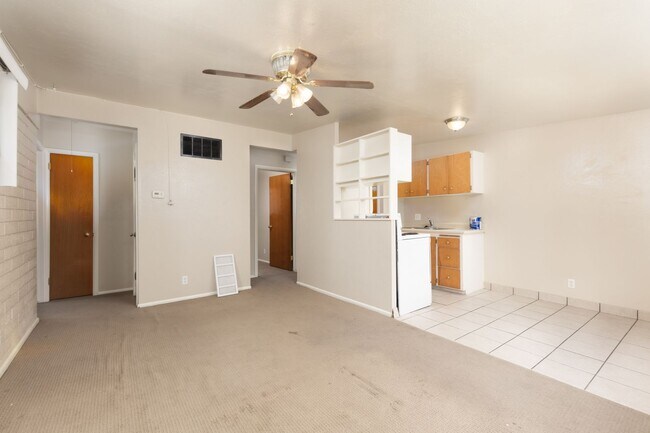 Foto del edificio - South Jordan 2 Bedroom, 1 Bathroom Duplex