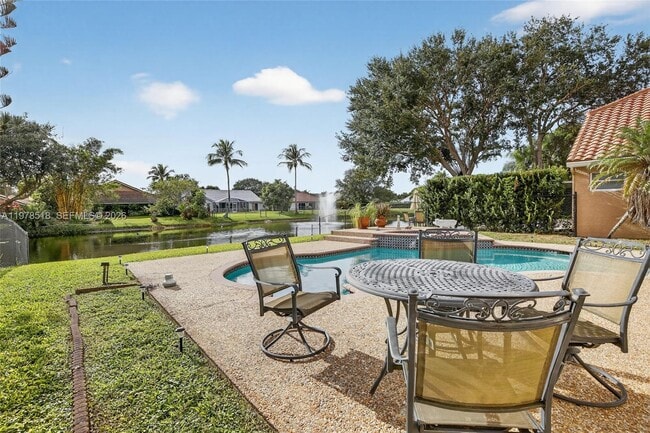 Foto del edificio - 9481 Oak Grove Cir