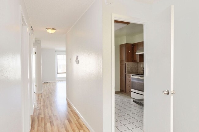Building Photo - 649 9th Ave