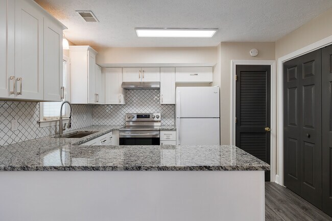 Building Photo - 4071 Hidden Hollow Dr