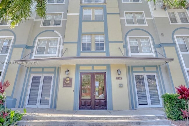 Building Photo - 533 NE 3rd Ave