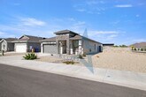Foto principal - 4 bedroom with 3 bathrooms!!!!