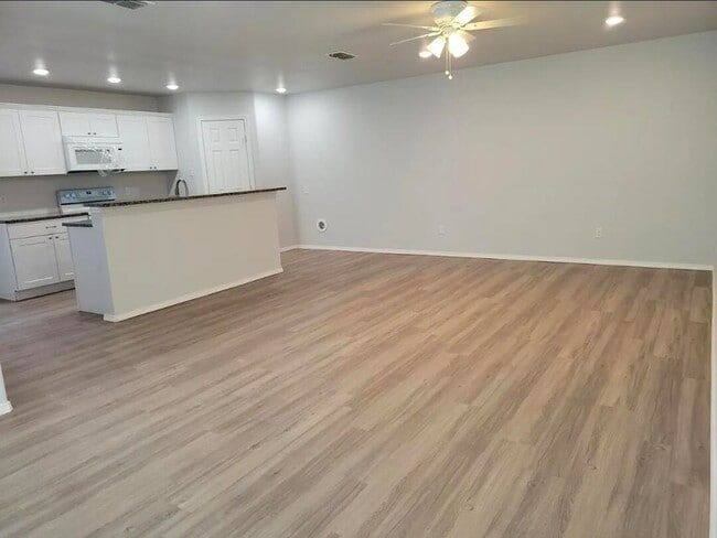 Foto del edificio - 5524 Jarvis St