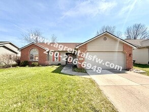 Building Photo - 823 Woodland Springs Pl