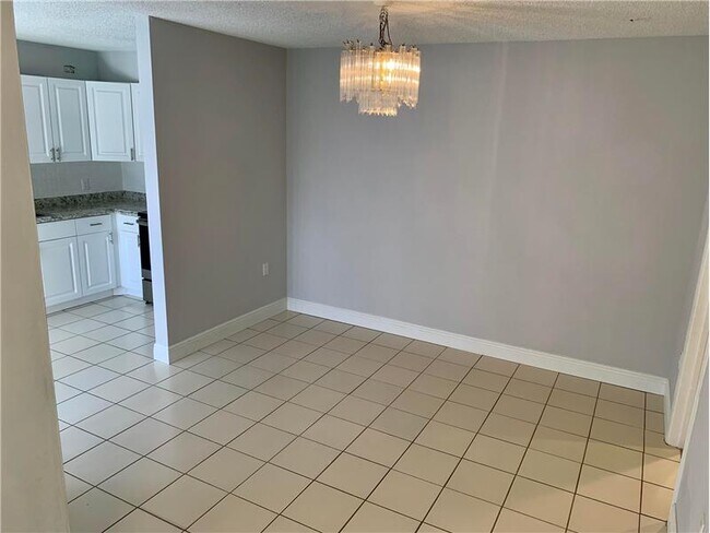 Building Photo - 3354 Meridian Way S