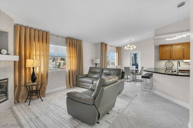 Foto del edificio - 1545 Lake Placid Terrace