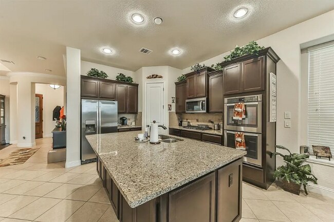 Foto del edificio - 7742 Candlelight Park Ln