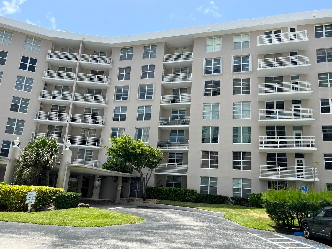 2851 S Ocean Blvd Unit 4s, Boca Raton, FL 33432 Condo for Rent in