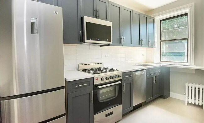 Foto del edificio - 1 Bedroom in Prospect Heights/Park Slope Area!