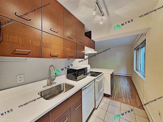 Foto del edificio - 1400 Hubbell Pl