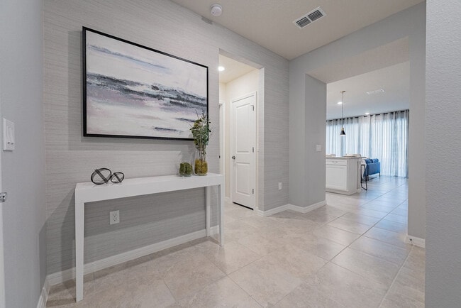 Building Photo - 890 Paradise Dr