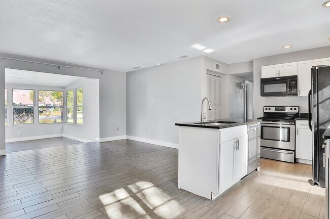 Building Photo - 6046 Appian Way