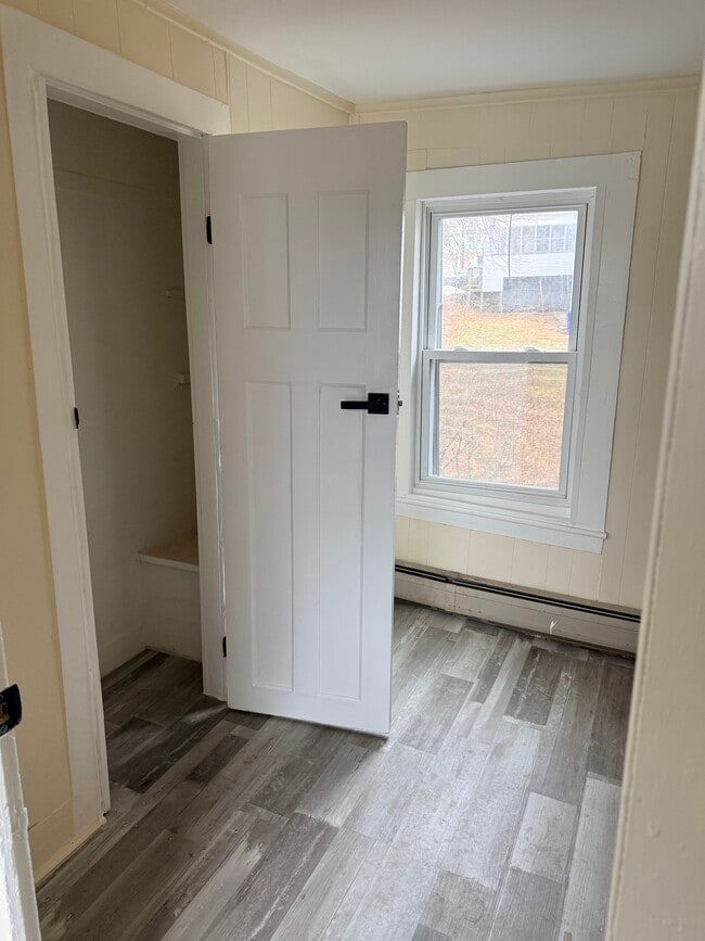 Foto del edificio - 47 Maple Ave