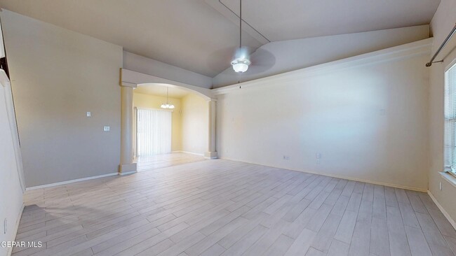 Foto del edificio - 7716 Maple Landing Court