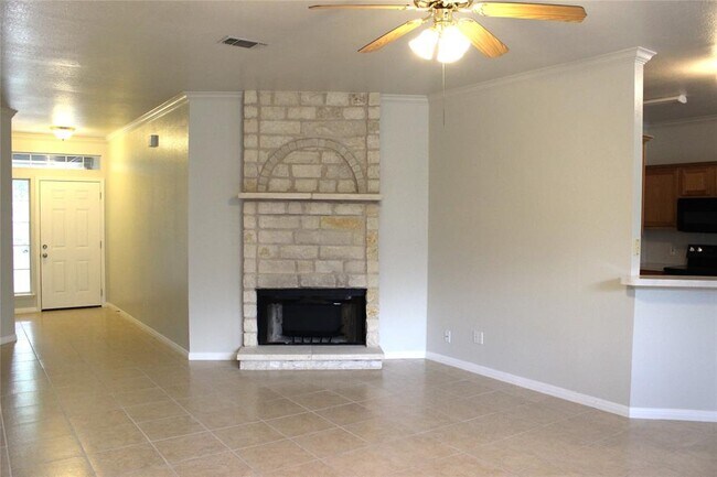 Foto del edificio - 5709 Hudson Bend Rd