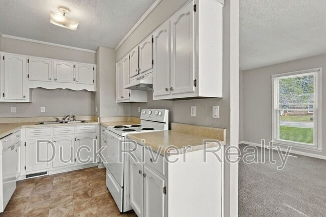 Building Photo - 203 Hunter Dr