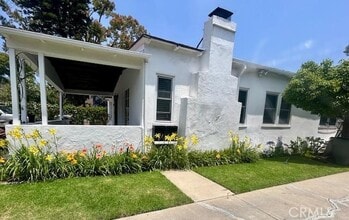 Building Photo - 1236 N Fuller Ave