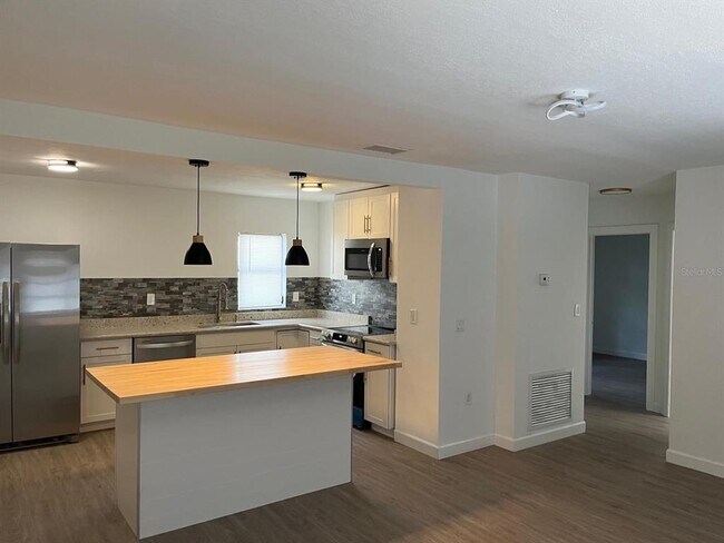 Foto del edificio - 415 W Oak Dr