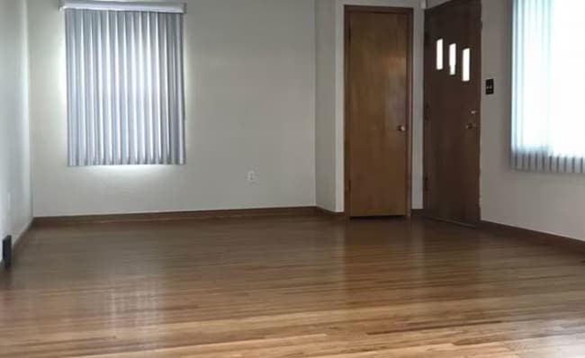 Building Photo - 308 Majestic Dr