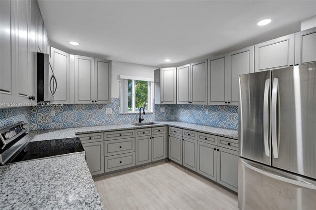 Building Photo - 3800 SW 58th Terrace