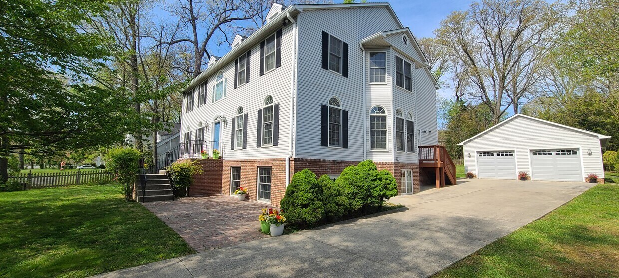 2725 Oldewood Dr, Falls Church, VA 22043 House Rental in Falls Church