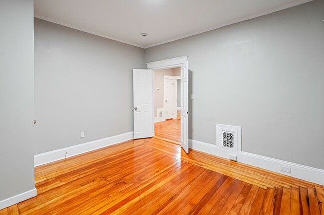 Photo - 381 Adams St - Unit 3 Apartment