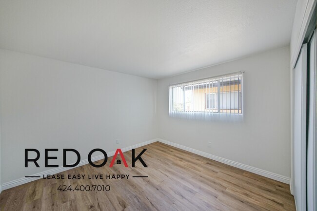 Foto del edificio - Spacious and Welcoming Three Bedroom with ...