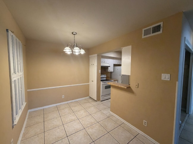 Foto del edificio - 170 De Chantle Rd