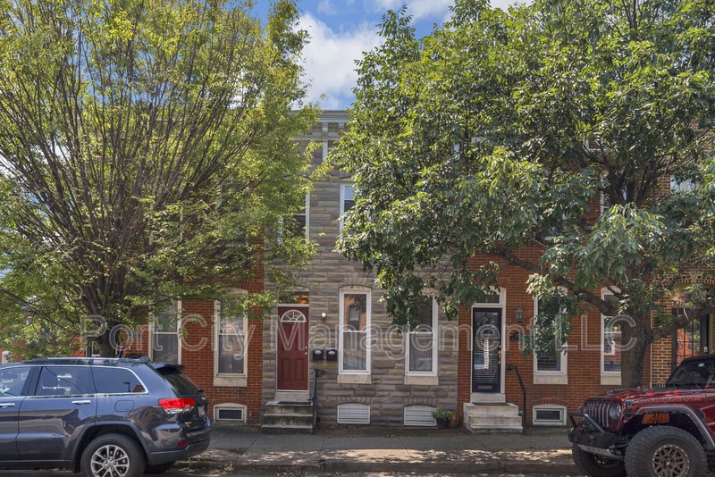 Primary Photo - 3207 Hudson St