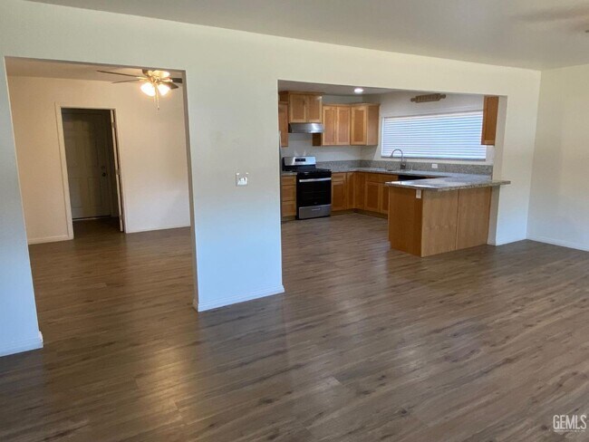 Building Photo - 3805 Phaffle Dr