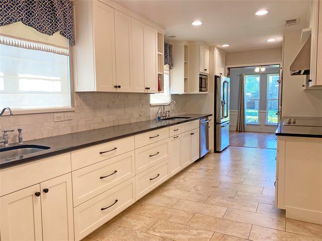Building Photo - 3801 Grifbrick Dr