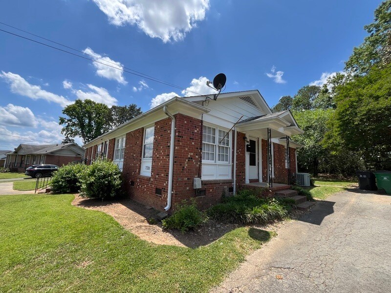 Foto principal - 7320 Briardale Dr