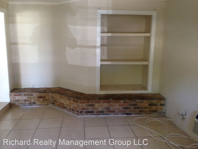 Building Photo - 3 br, 2 bath House - 1084 Carnation Drive