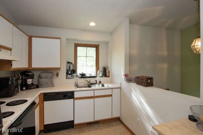 Foto del edificio - 3 br, 2 bath Townhome - 2442 Walden Rd