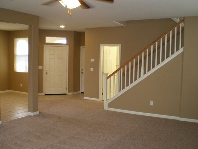 Building Photo - Natomas 4bd/2.5bth Single Family Home