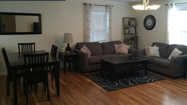 Foto principal - 440 W Spring St