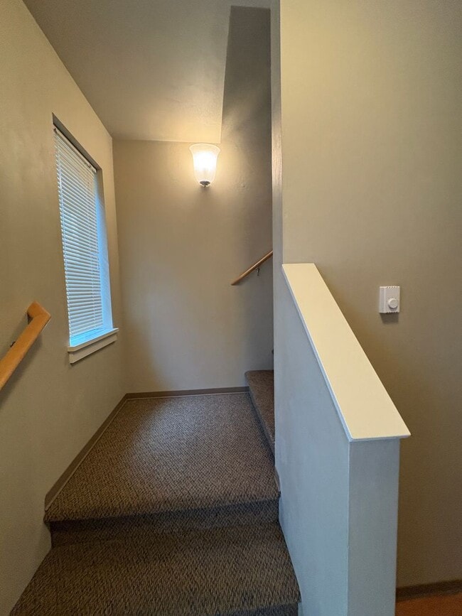 Foto del edificio - 2 Bedroom 1 1/2 Bath Close to campus on 14th & Patterson