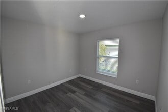 Building Photo - 202 Seagrape St