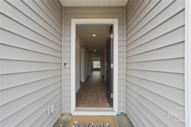 Foto del edificio - 231 Skylark Rd