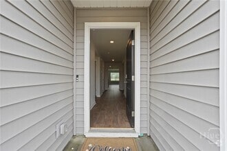 Building Photo - 231 Skylark Rd