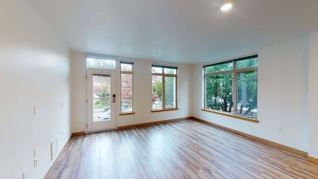 Interior Photo - CityLine