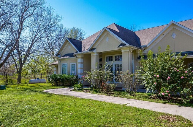 Foto del edificio - 36215 County Line Rd