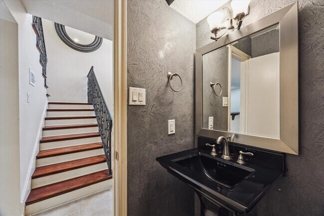 Foto del edificio - 5809 Dolores St