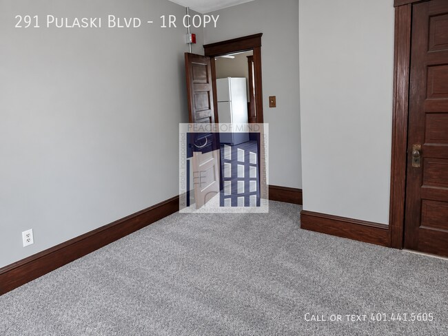Foto del edificio - 291 Pulaski Blvd