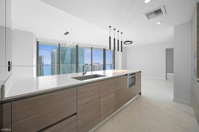 Foto del edificio - 2 br, 2 bath Condo - 1300 S Miami Ave Unit...