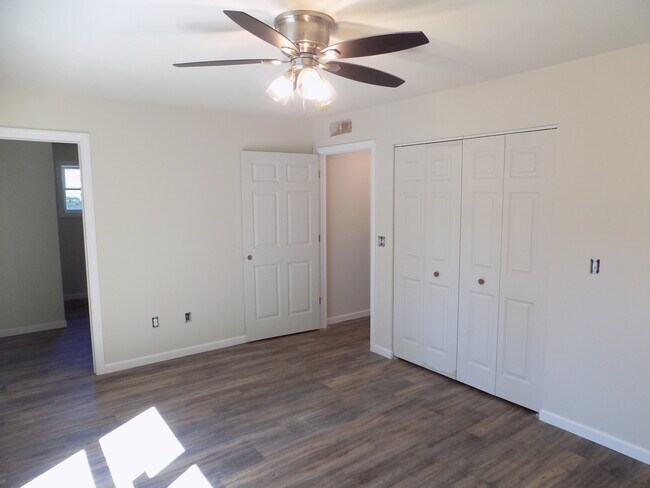 Building Photo - 755 Mineral Springs Ave