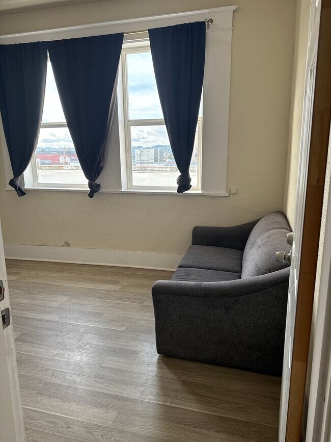 Foto del edificio - 97 E 1st St