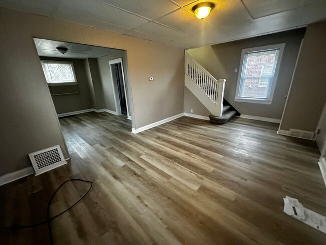 Building Photo - 3 Bedroom Home in Gary