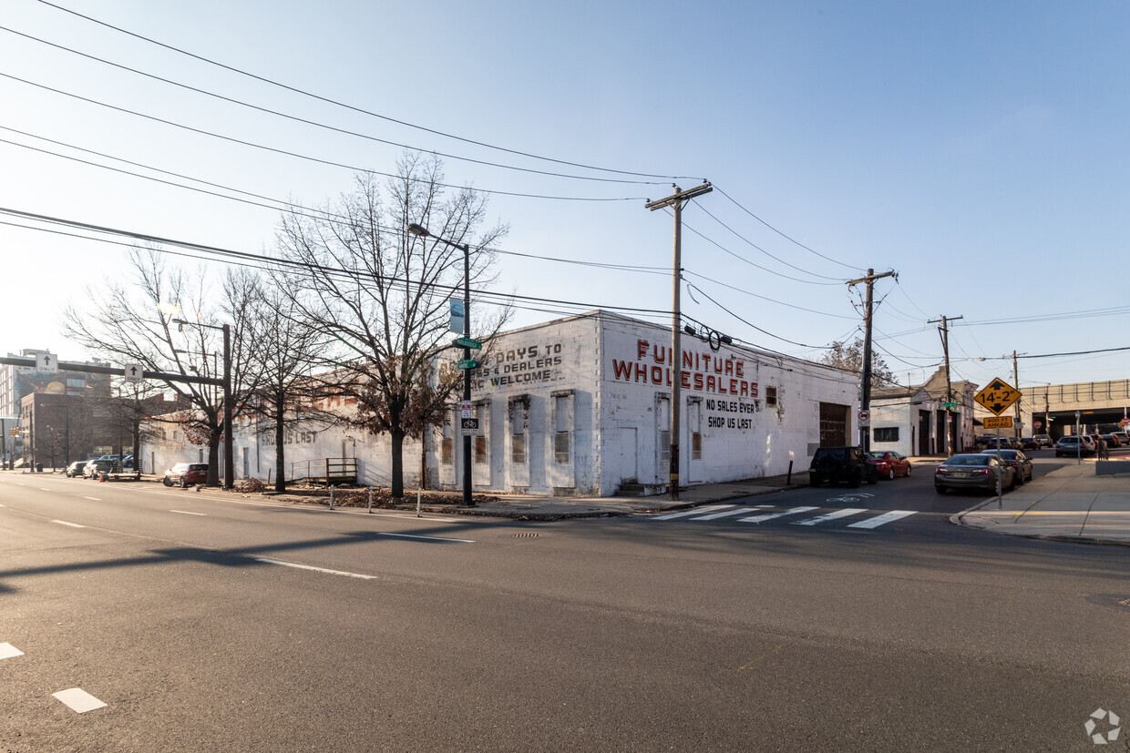 Building Photo - 1130-1154 N Delaware Ave