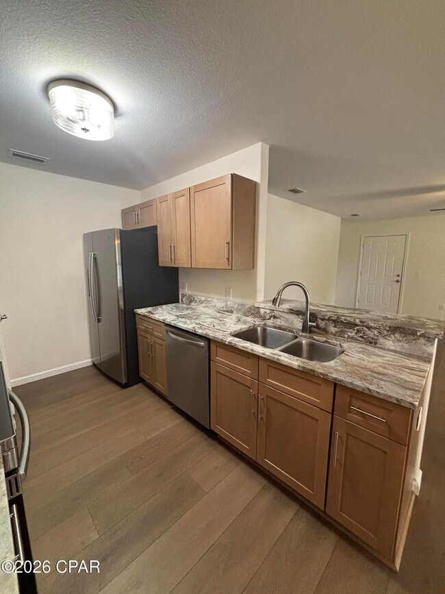 Foto del edificio - 1379 Stratford Ave